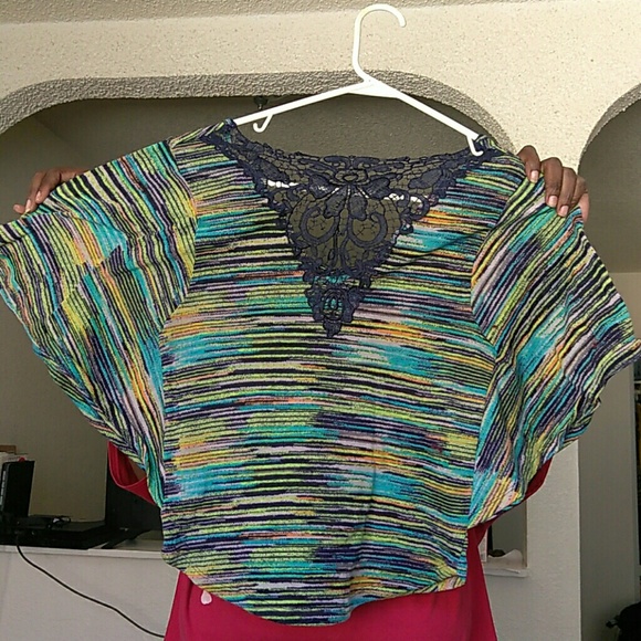 Crop top - Picture 2 of 2