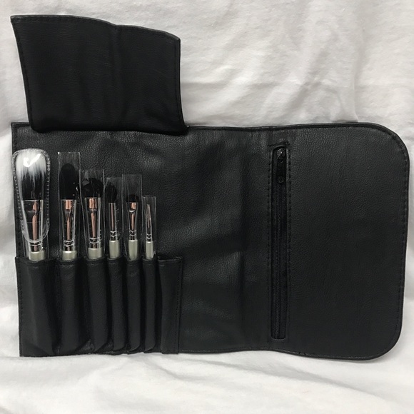 New Sigma Travel Brush Set Clutch W/Brushes