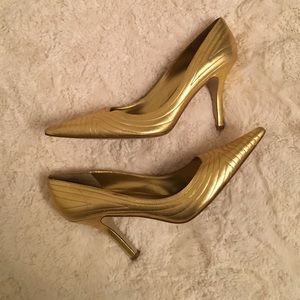 Nine West Metallic Pointed Toe Pumps