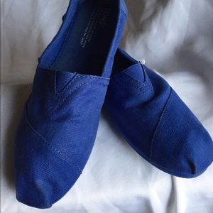 TOMS FLATS