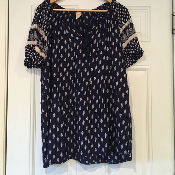 Cute navy blouse