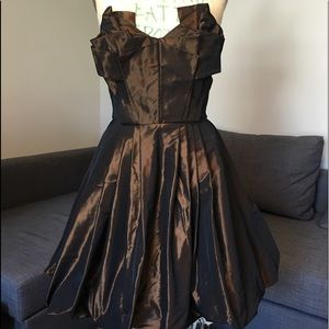 Diane von Furstenberg Baga Dress in Sample Size 6.