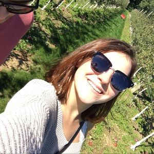 Meet your Posher, Brittany