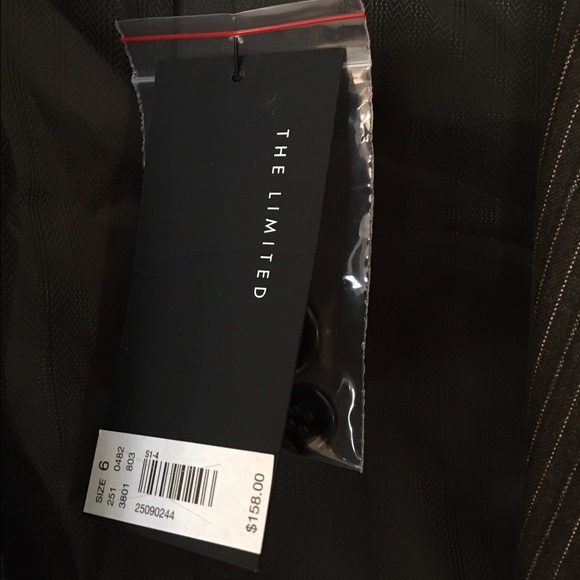 **NEW** Limited Pin Striped Blazer Fully Lined - Picture 3 of 7