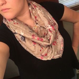 🚨🚨SOLD🚨🚨Cherry blossom scarf 🌸
