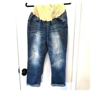 Maternity cuffed (almost) denim capris