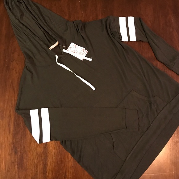 Olive green hoodie pullover - Picture 2 of 4