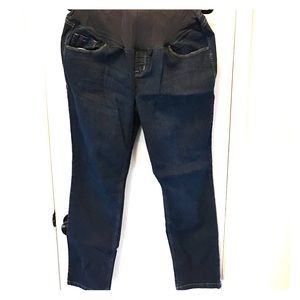 Old Navy Maternity skinny jeans