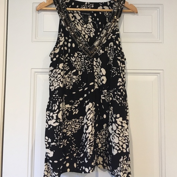 Beaded v-neck sleeveless blouse