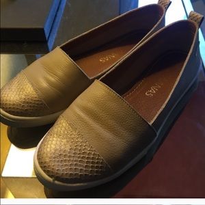 Kaanas sneakers/ shoes