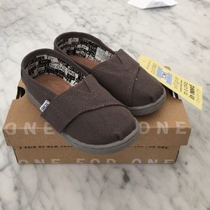 Tiny Toms classic canvas
