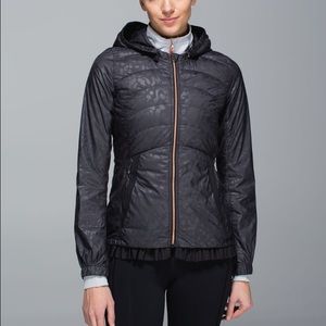 NWT lululemon Spring fling puffy windbreaker
