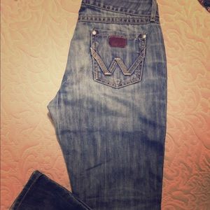 Size 9/10 Wrangler boot cut Jeans