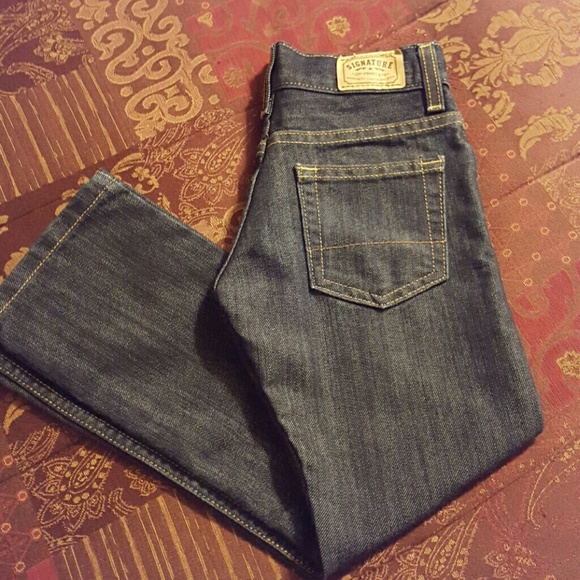Signature Levis jeans NWOT