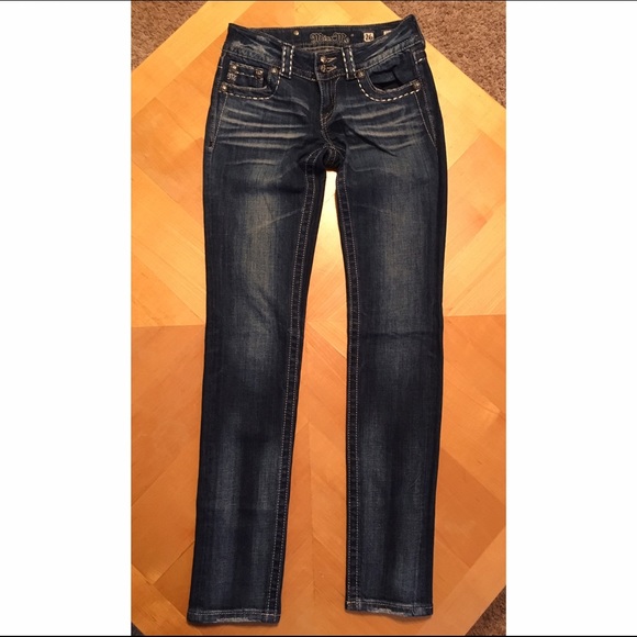 NWOT Dark Wash Miss Me Skinny Jeans - Picture 2 of 2