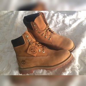 TIMBERLAND'S WOMEN'S 6-INCH  WATERPROOF BOOTS