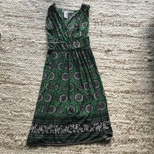 Green max studio dress