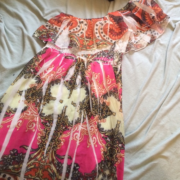 One-shouldered dress