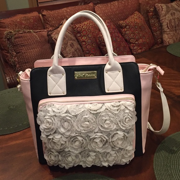 BetseyJohnson flower bag!THANKSGIVING SALE🎉🎉🦃🦃