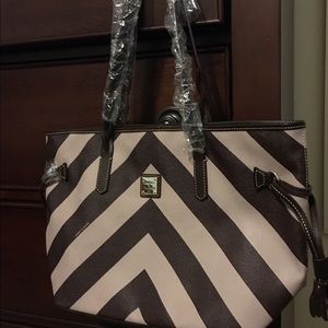 Dooney & Bourke Bailey handbag