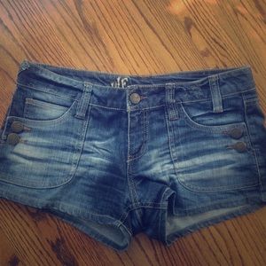 Size 11 Wallflower jean shorts