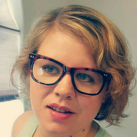 Meet your Posher, Kimberly - Picture 1 of 1