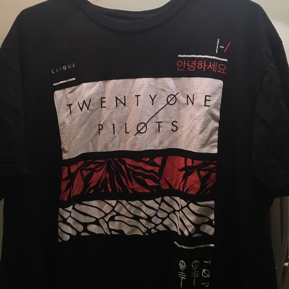 Twenty one pilots tee✨