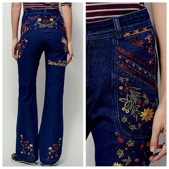 Spell & Wanderlust Embroidered flare jeans - Picture 2 of 2