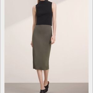 LIKE NEW aritzia midi skirt