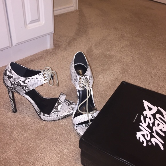 Public desire heels