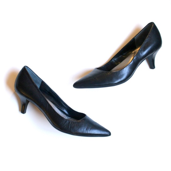 LAST CHANCE! NEW Bandolino Kitten Heel Black Pump