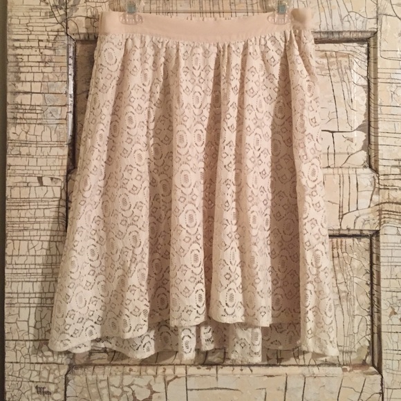 Collective Concepts Size Large Cream Lace Skirt