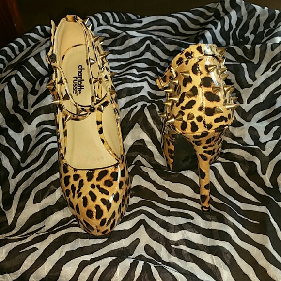 Shoes - Picture 1 of 3