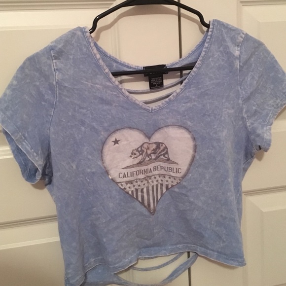 BLUE ACID WASH RIPPED CROP TOP// - Picture 3 of 4