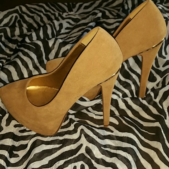Shoes - Picture 2 of 2