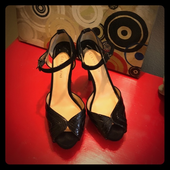 Gianni Bini Black Peeptoe Heels 8.5
