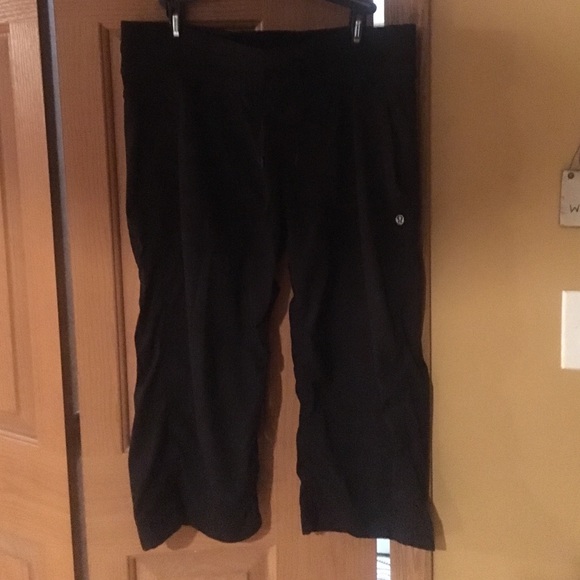 Lululemon studio crops sz 12