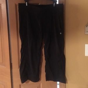 Lululemon studio crops sz 12