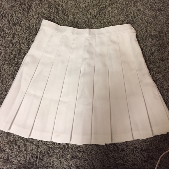 American Apparel white pleated mini skirt