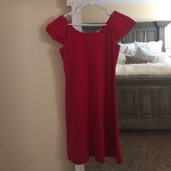 Red dress with cute layer sleeves