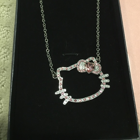 Hello kitty necklace