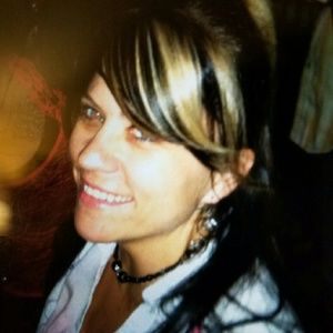 Meet your Posher, Julia