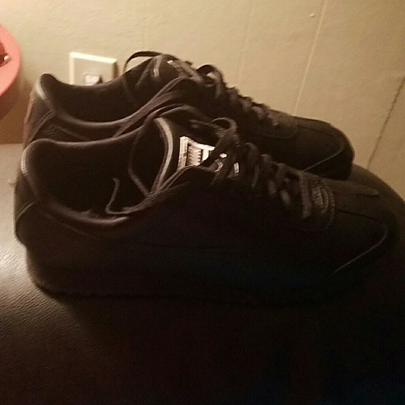 Puma - Picture 3 of 4