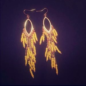 ⭐️OPEN TO OFFERS⭐️Yellow beaded earrings