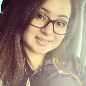 Meet your Posher, Cecilia