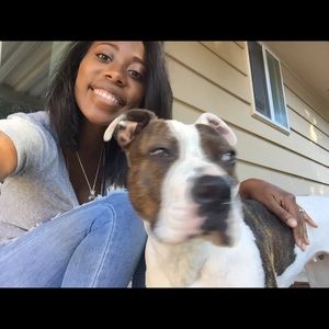 Meet your Posher, Alexis