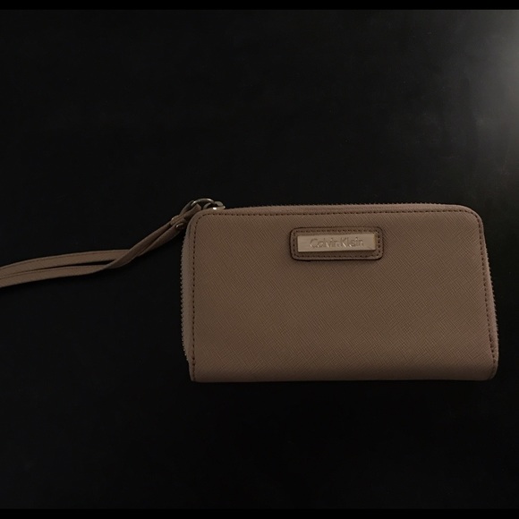 Calvin Klein wristlet / wallet