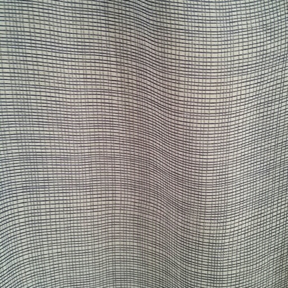 Olive and Oak Sheer Tunic Style Shirt - Picture 3 of 3