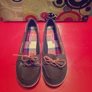 Cute and casual moccasins, charcoal grey-like new!
