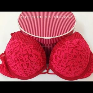NWOT VS ❤️ Bombshell Plunge Bra
